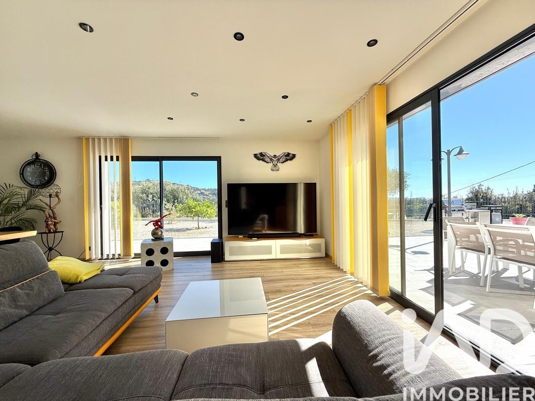 House in Saint-Laurent-du-Var, Provence-Alpes-Côte d'Azur, France 5 - 18076901