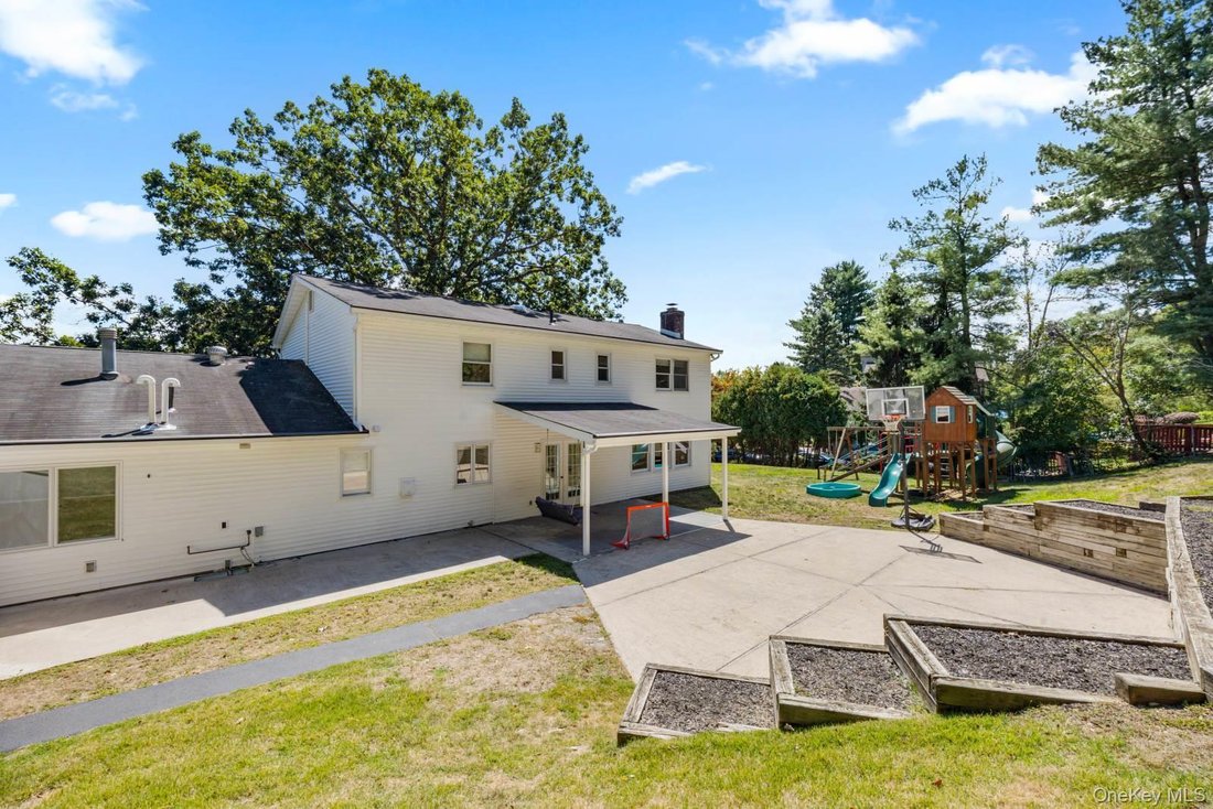 House in Spring Valley, New York, United States 4 - 18076095