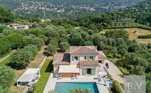 Villa in Châteauneuf-Grasse, Provence-Alpes-Côte d'Azur, France 1