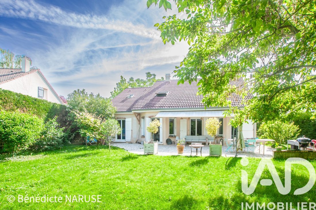 House in Le Parc et la Tuilerie, Noisy-le-Roi, France 1 - 18076799