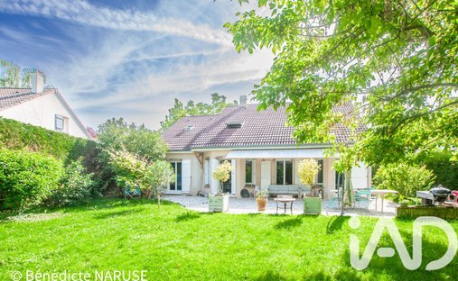 House in Le Parc et la Tuilerie, Noisy-le-Roi, France 1