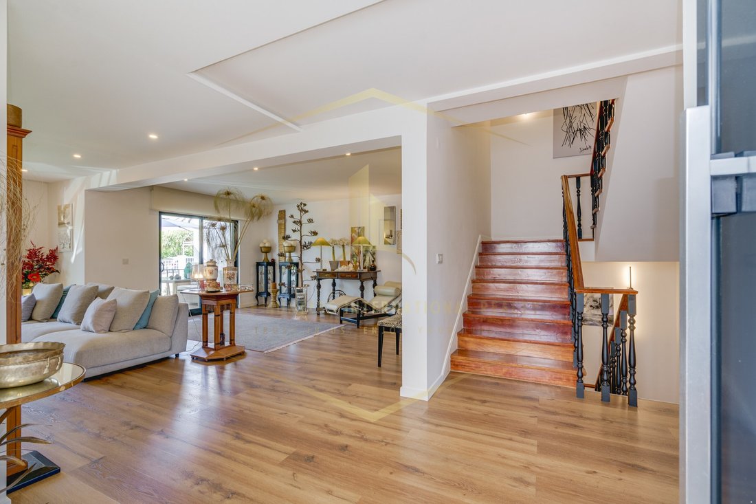 House in Carcavelos e Parede, Lisbon, Portugal 3 - 18077055