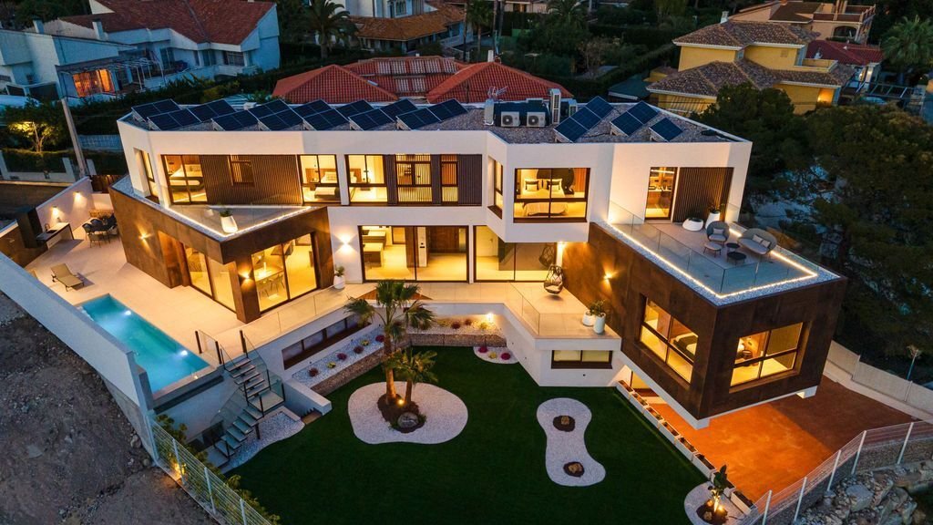 Chalet in Benidorm, Valencian Community, Spain 1 - 18074454