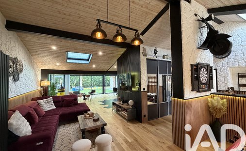 House in Nord Ouest, Lesigny, France 1