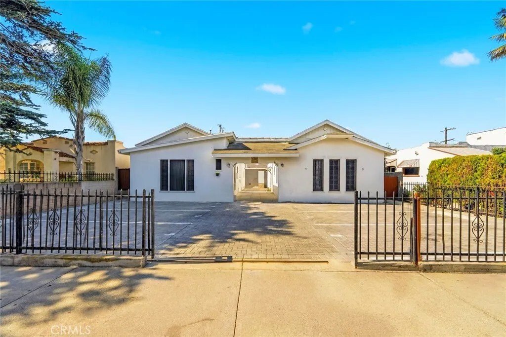 Huntington Park, California, United States 2 - 18075343