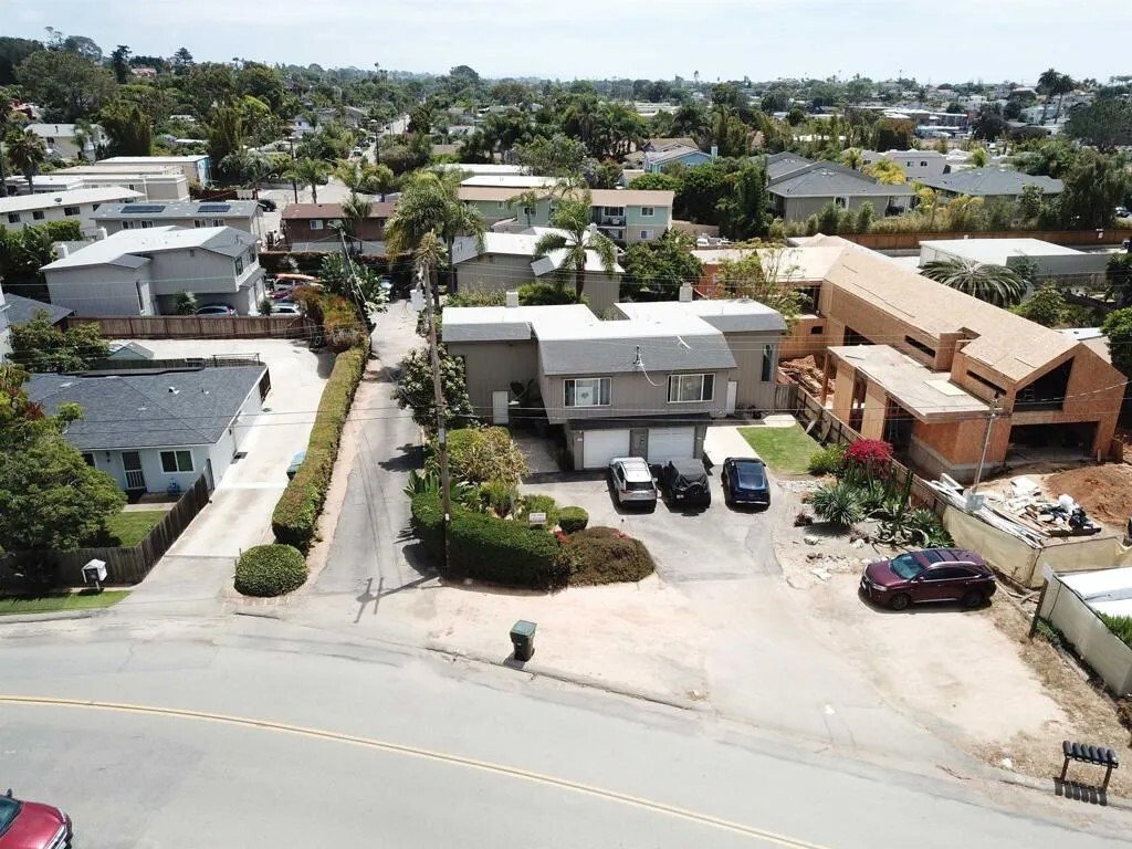 Encinitas, California, United States 3 - 18079480