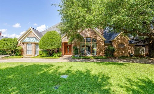 House in Arlington, Texas, United States 1