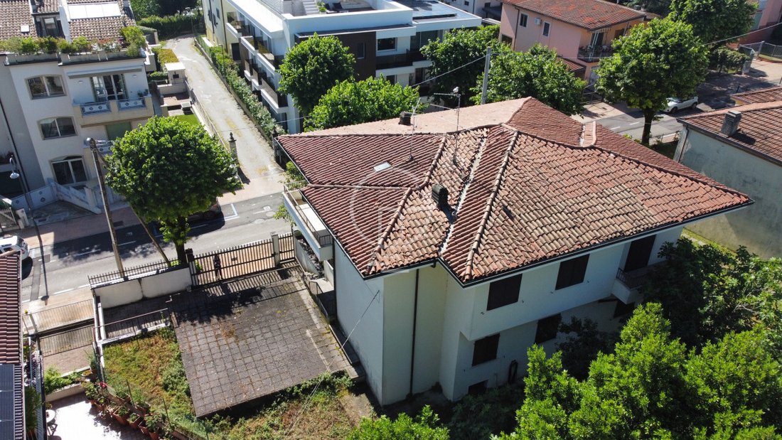 Estate in Historic Center, Desenzano del Garda, Lombardy 3 - 18077192