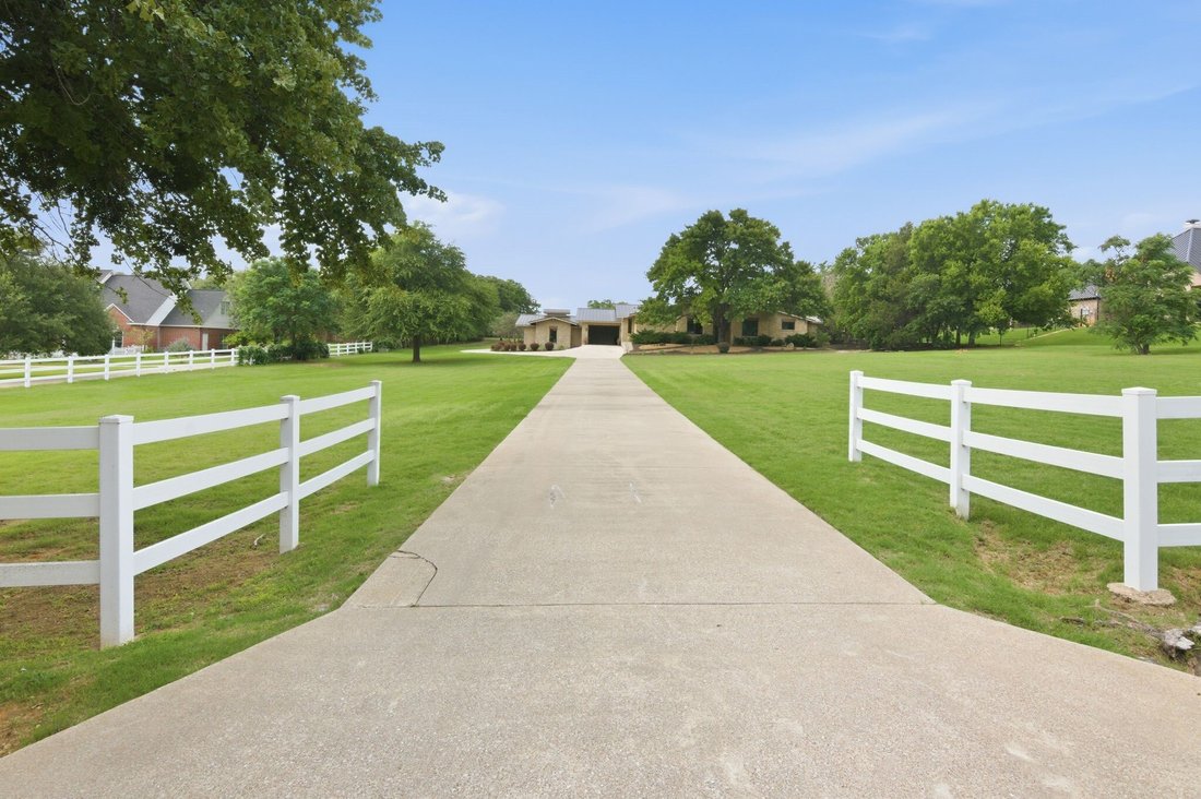 House in Keller, Texas, United States 2 - 18076037