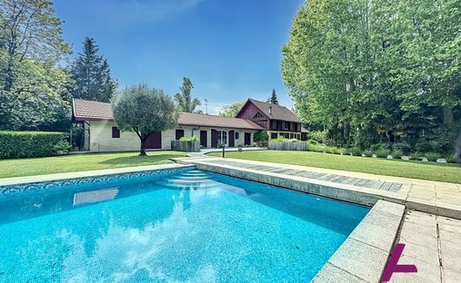 House in Sardine-Chiquet, Pessac, France 1