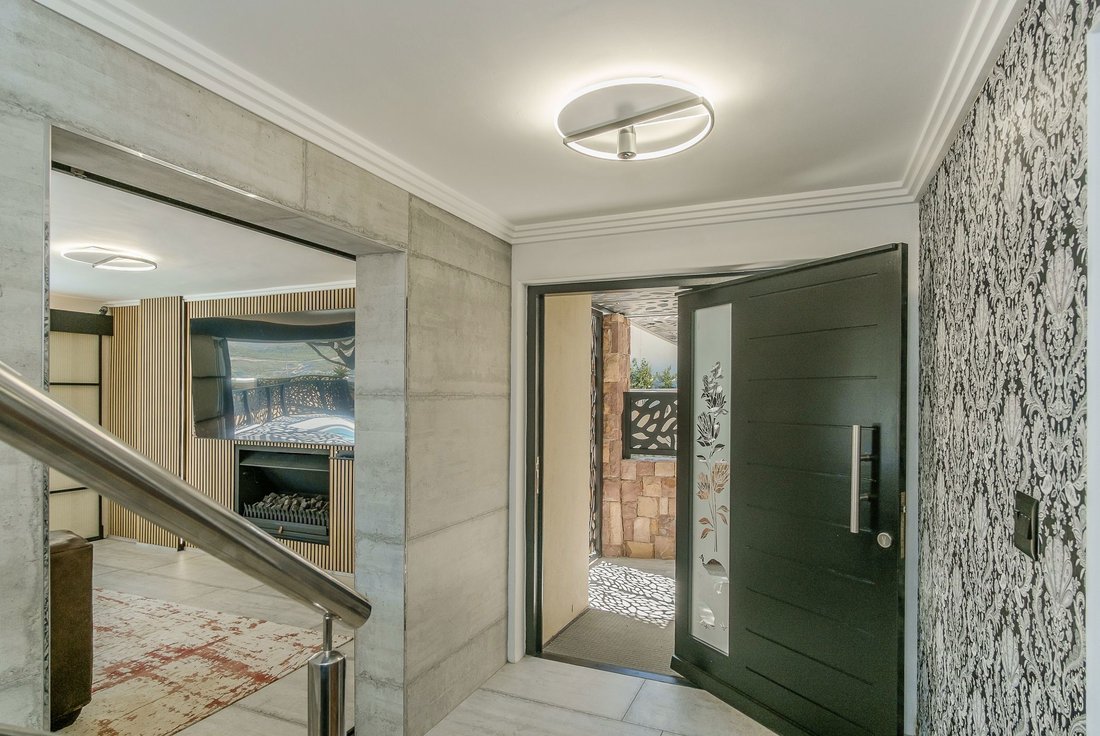 House in Fish Hoek, South Peninsula, Cape Town 5 - 18074515