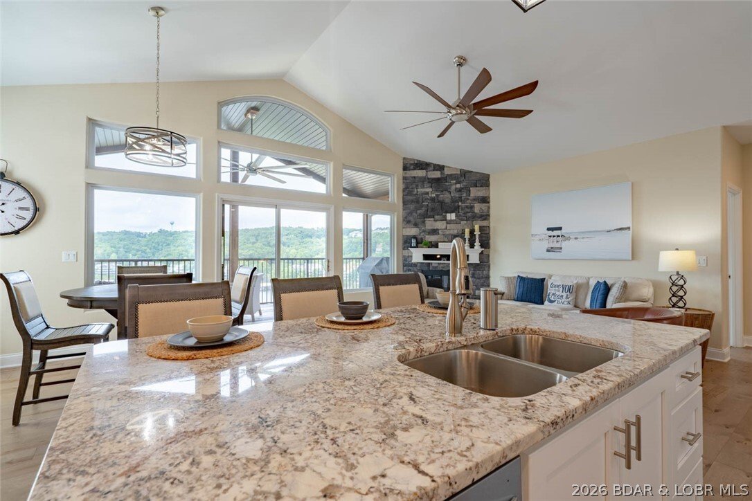 Townhouse in Linn Creek, Missouri, United States 5 - 18071453