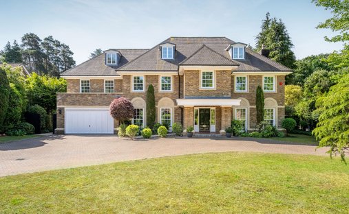 House in Sunninghill, England 1