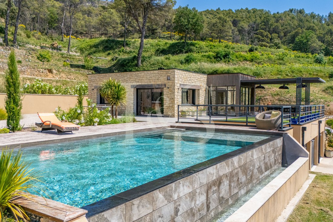 Villa in Beaumes-de-Venise, Provence-Alpes-Côte d'Azur, France 2 - 18076273