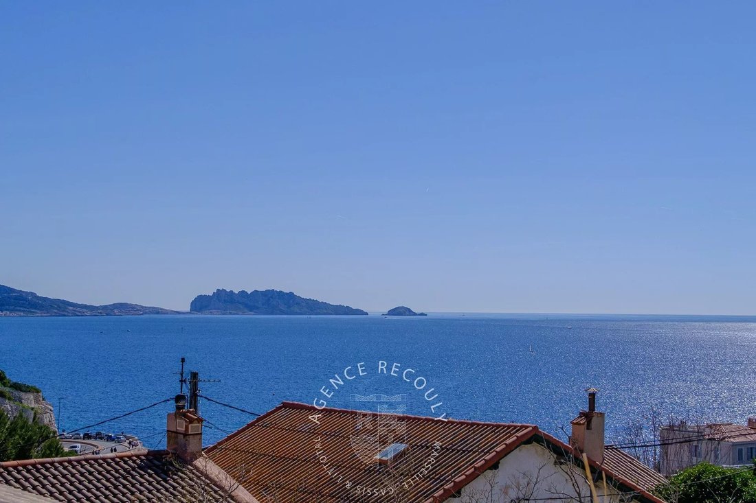 Apartment in Endoume, 7e Arrondissement, Marseille 2 - 18073359