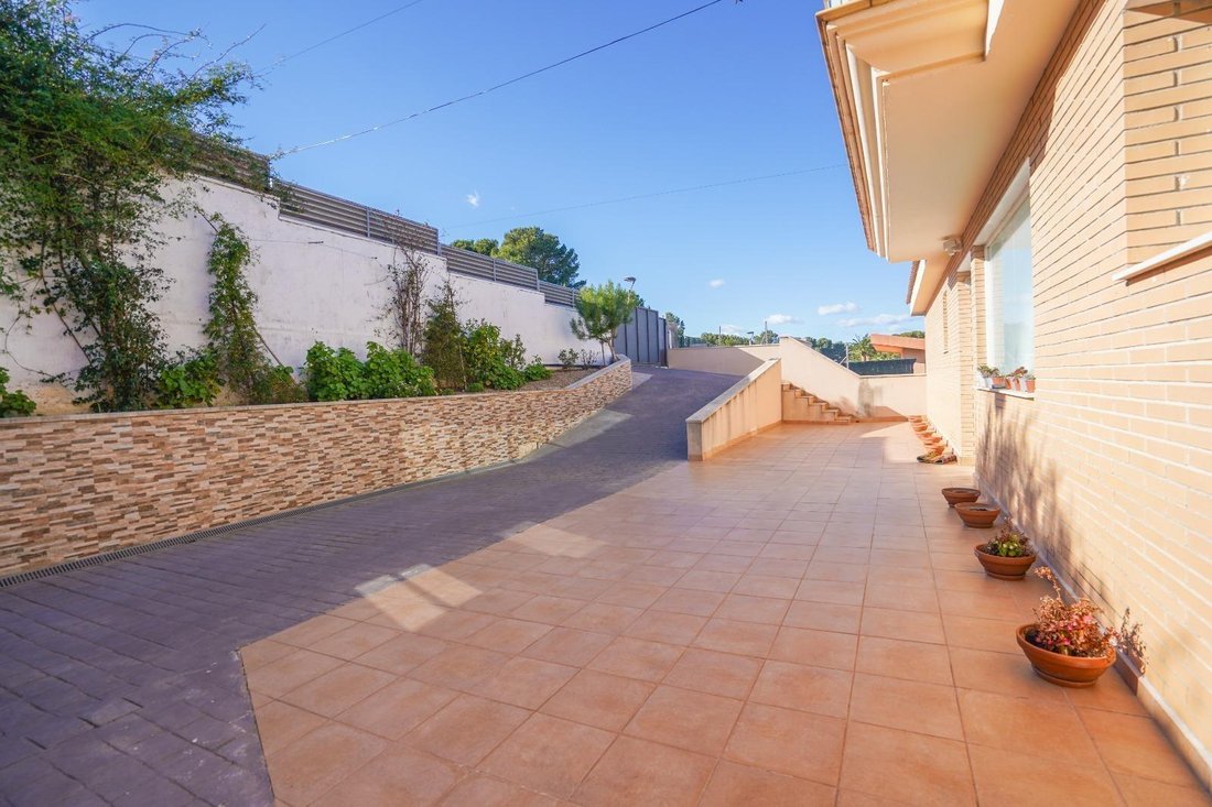 Villa in Salou, Catalonia, Spain 5 - 18075311
