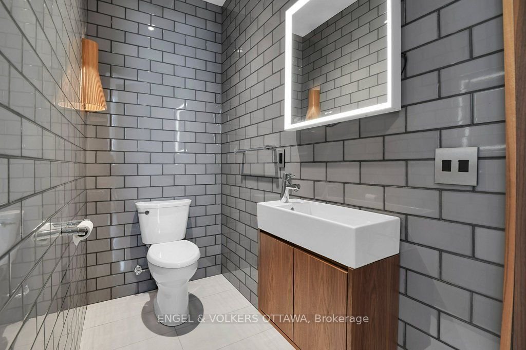 Condo in Ottawa, Ontario, Canada 5 - 18076658