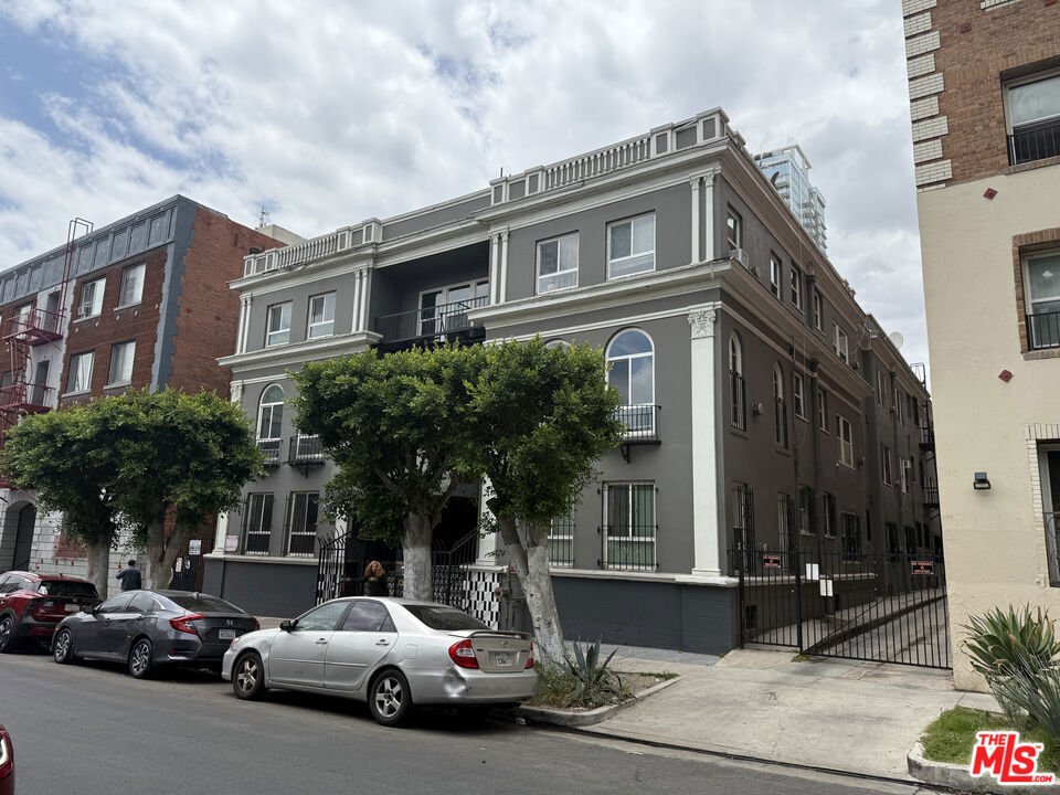 Los Angeles, California, United States 2 - 18074773