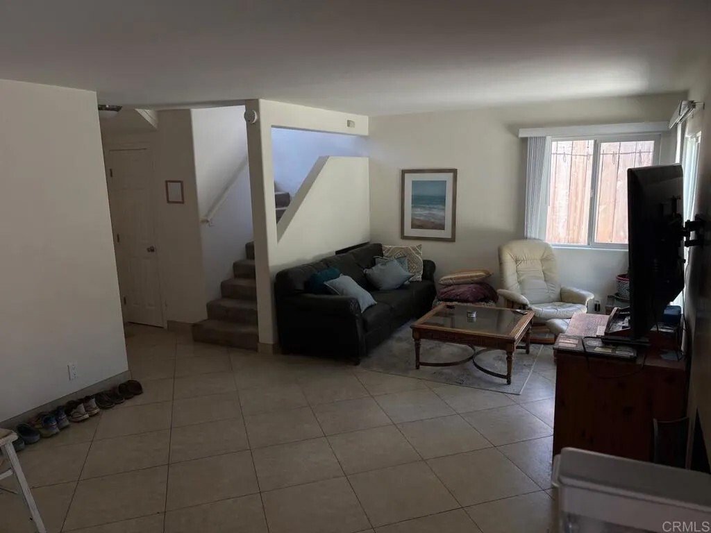 Encinitas, California, United States 5 - 18079480