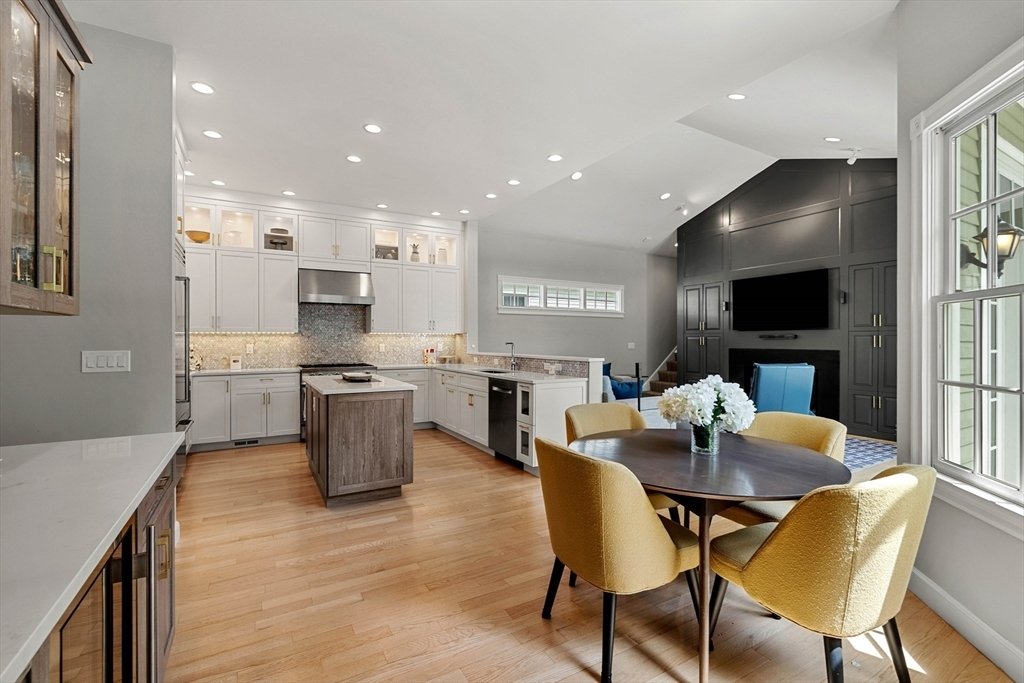 House in Quincy, Massachusetts, United States 5 - 18076564