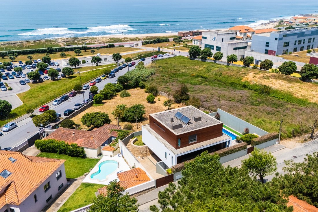 House in Mafamude e Vilar do Paraiso, Porto District, Portugal 1 - 18076886
