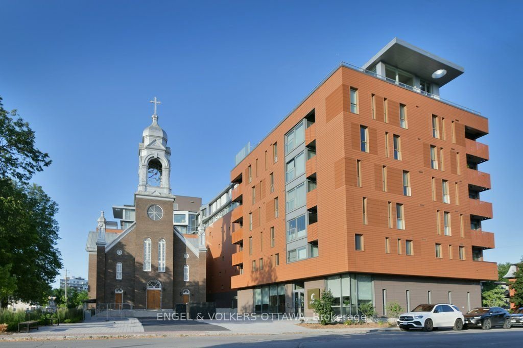 Condo in Ottawa, Ontario, Canada 1 - 18076658