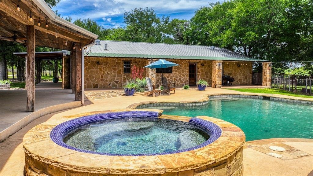 House in Weatherford, Texas, United States 1 - 18075638
