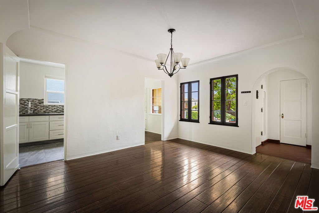 Los Angeles, California, United States 3 - 18074833