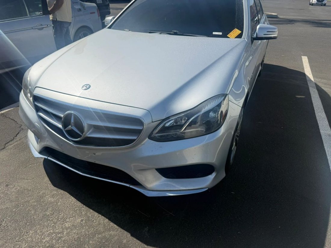 Sedan in Placentia, CA, United States 1 - 18073711