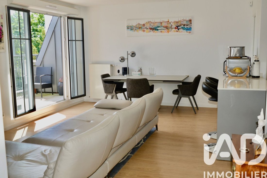 Apartment in Brossolette-Vieux Bourg-Malraux, Châtillon, France 1 - 18076523