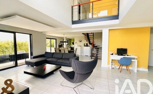 House in Bourg Nord, Orvault, France 1