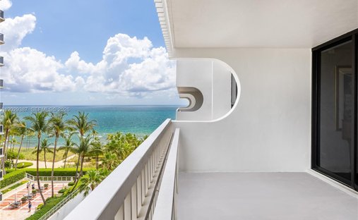 Condo in Bal Harbour, Florida, United States 1