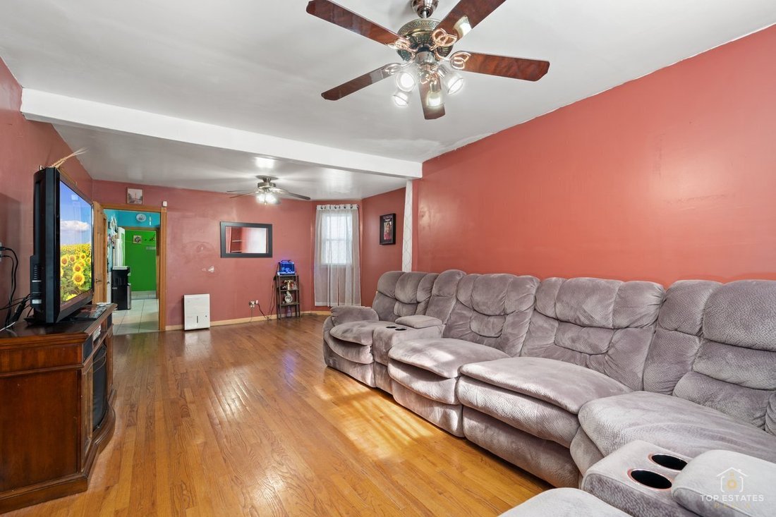 Chicago, Illinois, United States 4 - 18076340