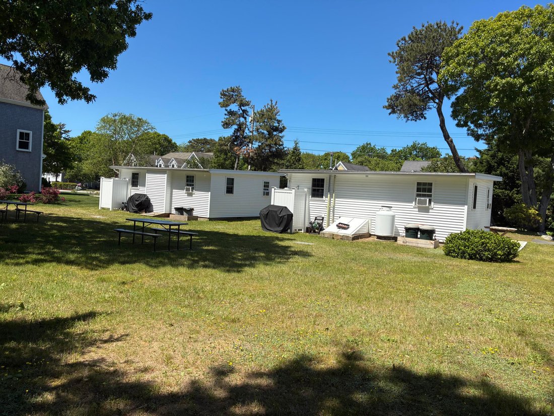 Dennis, Massachusetts, United States 3 - 18071702