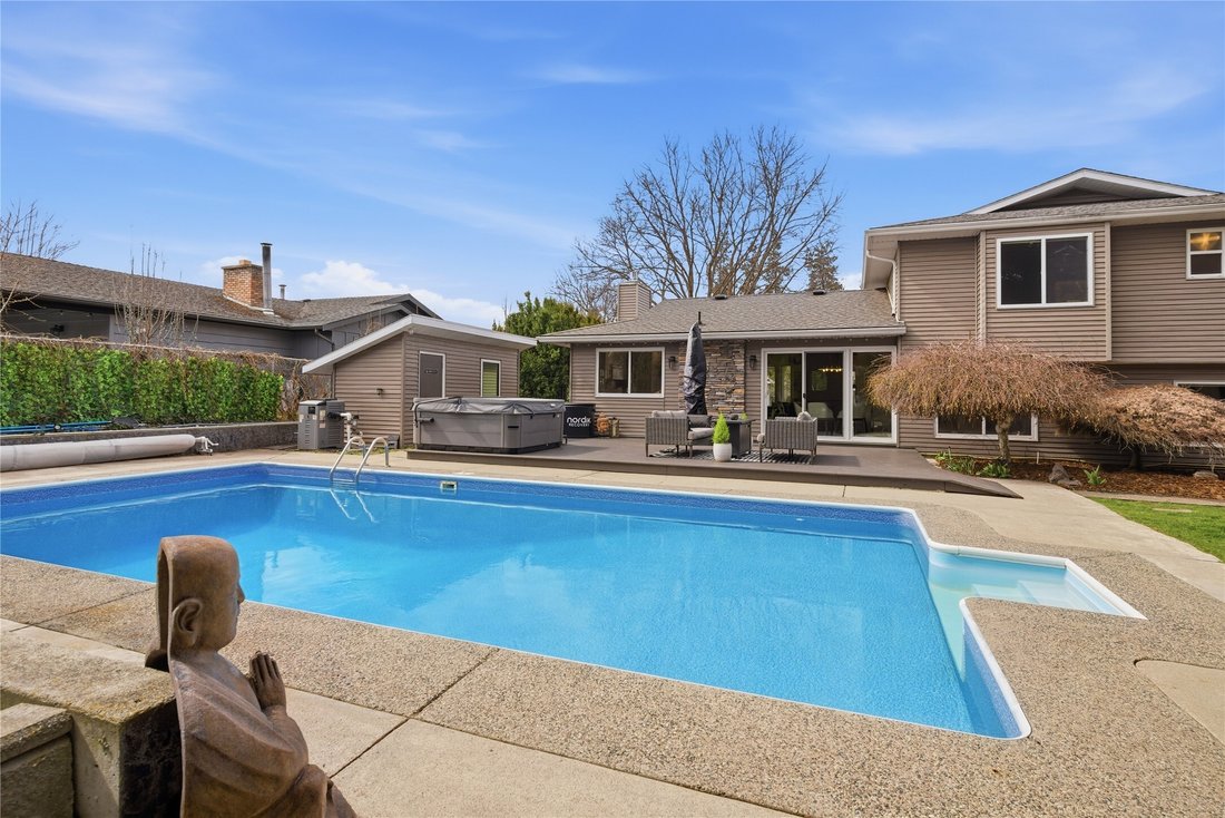 House in Kelowna, British Columbia, Canada 4 - 18076611