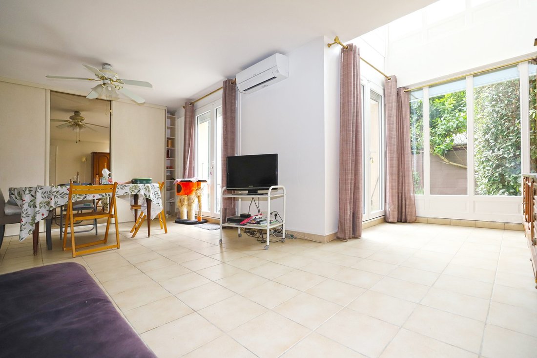 House in Arrondissement of Bobigny, Ile-de-France, France 2 - 18078045