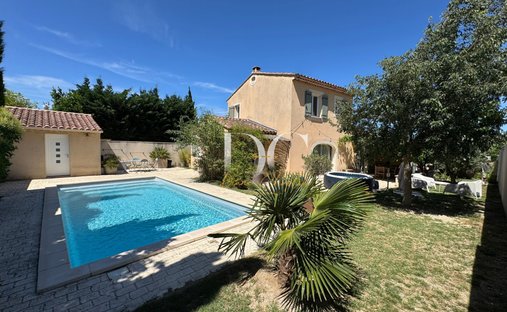 House in Châteauneuf-de-Gadagne, Provence-Alpes-Côte d'Azur, France 1
