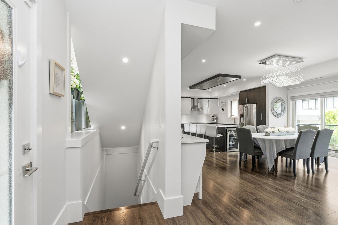 House in Surrey, British Columbia, Canada 5 - 18076654