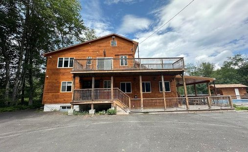 House in Hurleyville, New York, United States 1