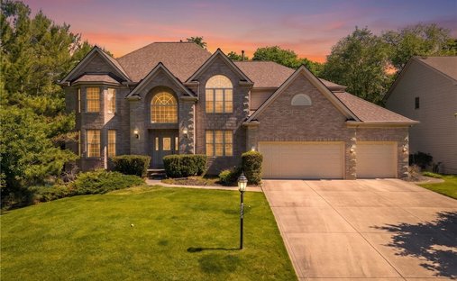 House in Strongsville, Ohio, United States 1