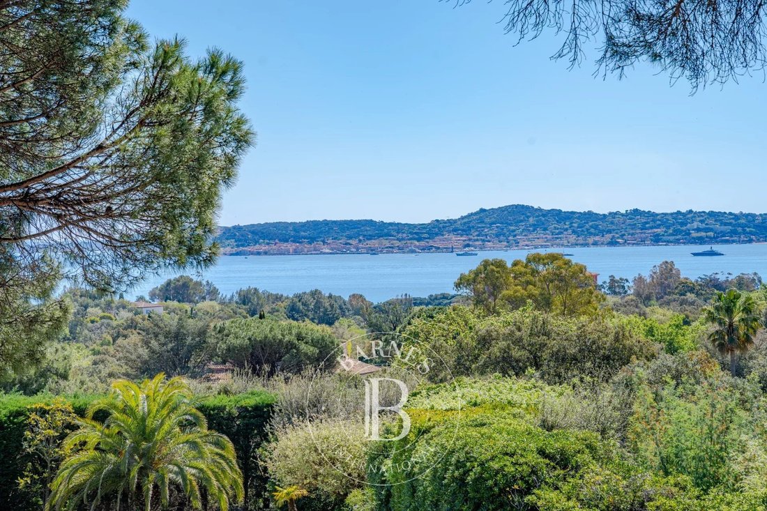 Villa in Grimaud, Provence-Alpes-Côte d'Azur, France 1 - 18073003