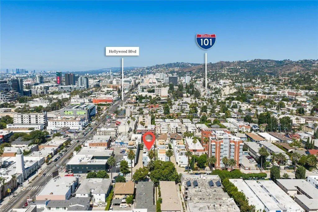 Townhouse in Los Angeles, California, United States 5 - 18075264