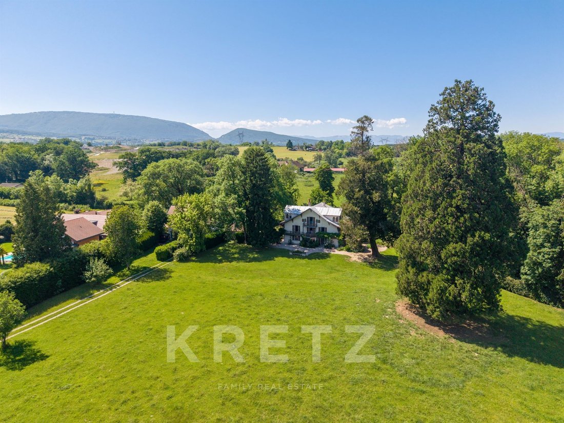 Estate in Nord, Reignier-Esery, France 5 - 18076945