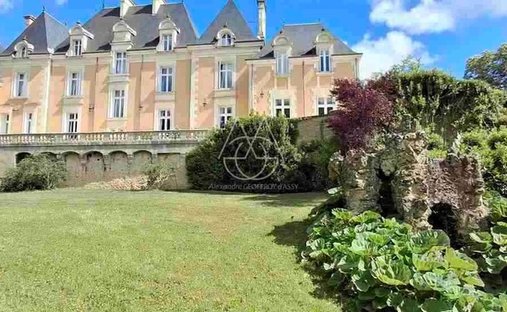 Castillo en Poitiers, Nueva Aquitania, Francia 1