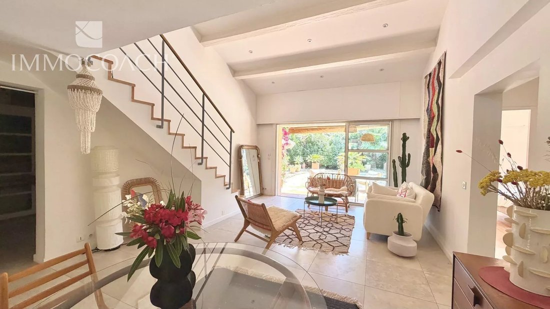 House in Hyeres, Provence-Alpes-Côte d'Azur, France 5 - 18072961
