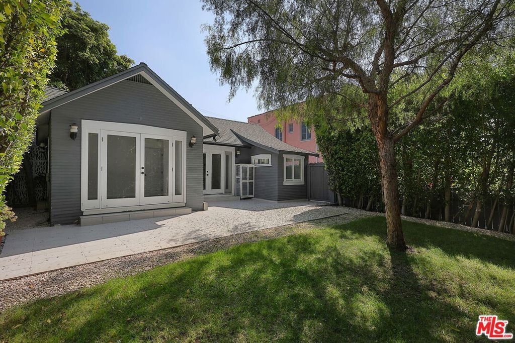 Los Angeles, California, United States 2 - 18074770