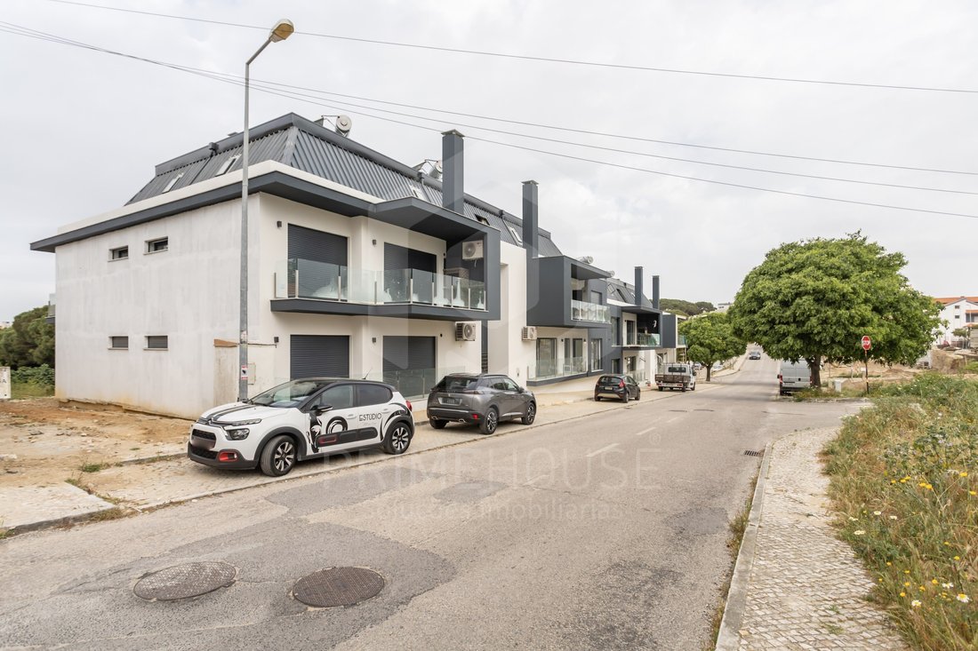 Apartment in Charneca de Caparica e Sobreda, Setubal, Portugal 2 - 17723646