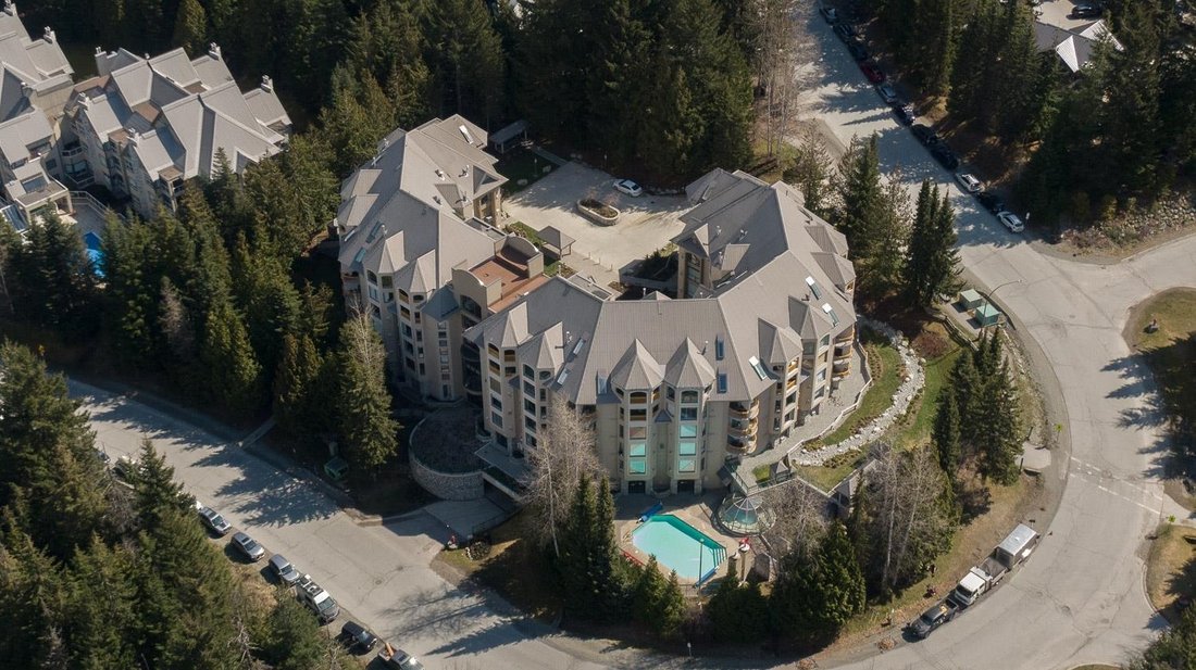 Condo in Whistler, British Columbia, Canada 1 - 18076630
