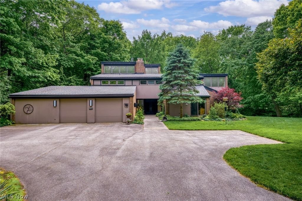 House in Novelty, Ohio, United States 1 - 18078147