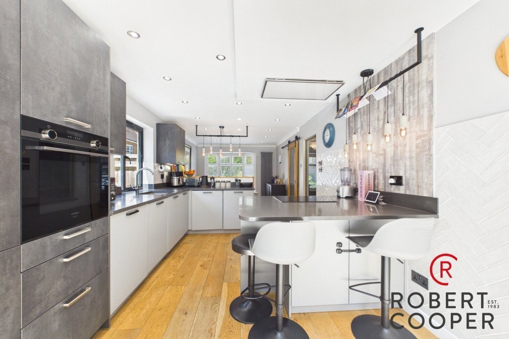 House in Harefield Grove, Harefield, England 3 - 18071505
